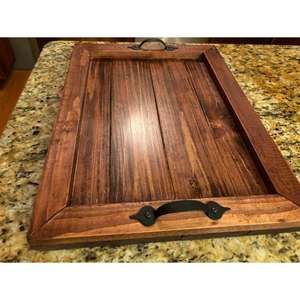 Plateau de service en bois poli au design personnalisé, avec poignée métallique, style ferme, pour le petit-déjeuner, idéal pour les hôtels et restaurants - Vente chaude - Product Image 1