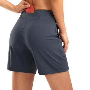 Pantalones cortos de golf con estampado personalizado para mujer OEM material transpirable ajuste elástico adecuado para necesidades de marca y promocionales - Product Image 2