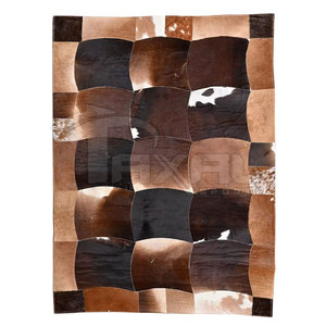 Meilleures ventes Produit populaire Tapis patchwork en cuir de vache quantité minimale de commande bas Tapis patchwork en cuir de vache au design unique - Product Image 2