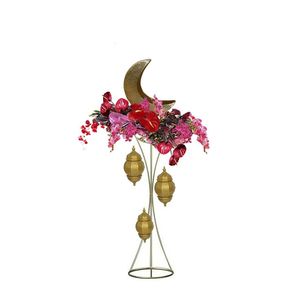 Pièce maîtresse en métal décor Ramadan luxueux présentant des gravures d'inspiration marocaine dorée adaptées à la famille - Product Image 3