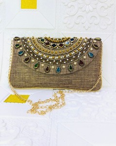 Sac à main de mariée en cristal fait main avec des perles brodées, sacs à main de soirée sophistiqués pour les occasions spéciales, conçu par des artisans - Product Image 3