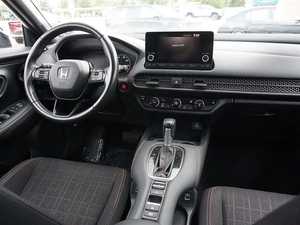 Blanco 2024 Sport AWD Usado Llantas de Aleación Asientos de Tela Sistema de Navegación Arranque Remoto Android Auto Techo Solar Volante a la Izquierda - Product Image 2