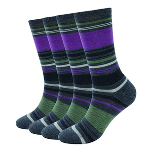 Calcetines de ropa deportiva para hombre, ponga su propio nombre y diseño personalizado, ropa de fútbol y béisbol transpirable a rayas, calcetines atléticos OEM - Product Image 1