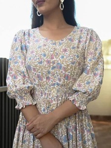 Robe d'été en coton imprimé floral miniature, fabriquée à la main en Inde, respirante, pour les fêtes, cadeau personnalisé pour la mariée, robe décontractée - Product Image 2