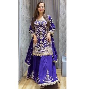 Vêtements pakistanais élégants et à la demande Costume Salwar Kameez brodé de paillettes pour mariage et fête - Product Image 1
