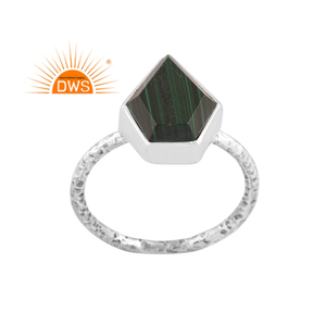 แหวนพลอยมรกตธรรมชาติสีเงินสเตอร์ลิงออกซิไดซ์ผลิตได้ตามต้องการ - Product Image 1