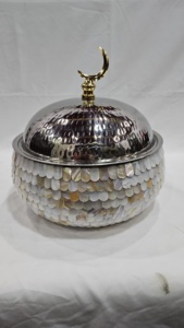 Cacerola de comida caliente de madreperla con diseño aislado perfecto para cenas de estilo árabe - Product Image 2