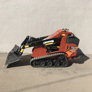 Mini-chargeuse compacte Ditchwitch SK800 à louer, modèle 2020, avec moteur Yanmar, boîte de vitesses PLC, pompe hydraulique KYB et engrenages haute performance - Product Image 2