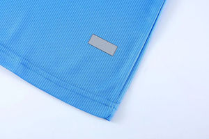 Fabricant OEM de vêtements de football sur mesure en gros, fournisseur d'uniformes de football, production en vrac sous marque privée, vêtements de sport pour hommes en tissu haute densité - Product Image 4