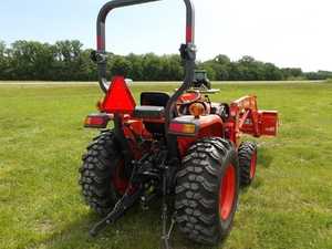 Tracteur agricole Kubota L4800 d'occasion avec chargeur frontal, mini-tracteur, boîte de vitesses, moteur, pompe, machines agricoles - Product Image 2