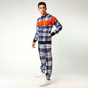 Vente en gros Vêtements de sport de jogging d'hiver à séchage rapide avec fermeture éclair Logo personnalisé Conception à sublimation Survêtements pour hommes Ensembles de jogging - Product Image 5