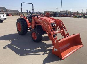   Tractor Utilitario Compacto MX6000HST 4WD con Transmisión Hidrostática y Opción de Cargador Frontal para Agricultura y Paisajismo - Product Image 5