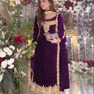 Top e inferior de fiesta de terciopelo viscoso de diseñador de lanzamiento nuevo con bordado pesado estilo moderno Salwar y Dupatta completamente cosido - Product Image 1