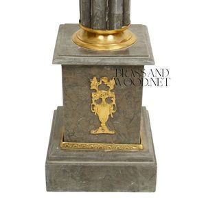Pedestal de Mármol Gris de Lujo con Capitel de Latón Corintio y Columna Acanalada - Product Image 5