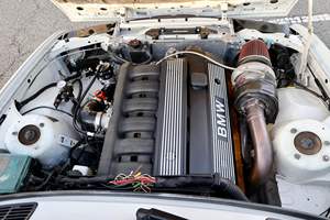 BMW 325i Convertible de 1989, Usado, Sin Reserva, Turboalimentado, Motor M52 de 6 Cilindros, Transmisión Manual de 5 Velocidades, Modificaciones Extensas - Product Image 6