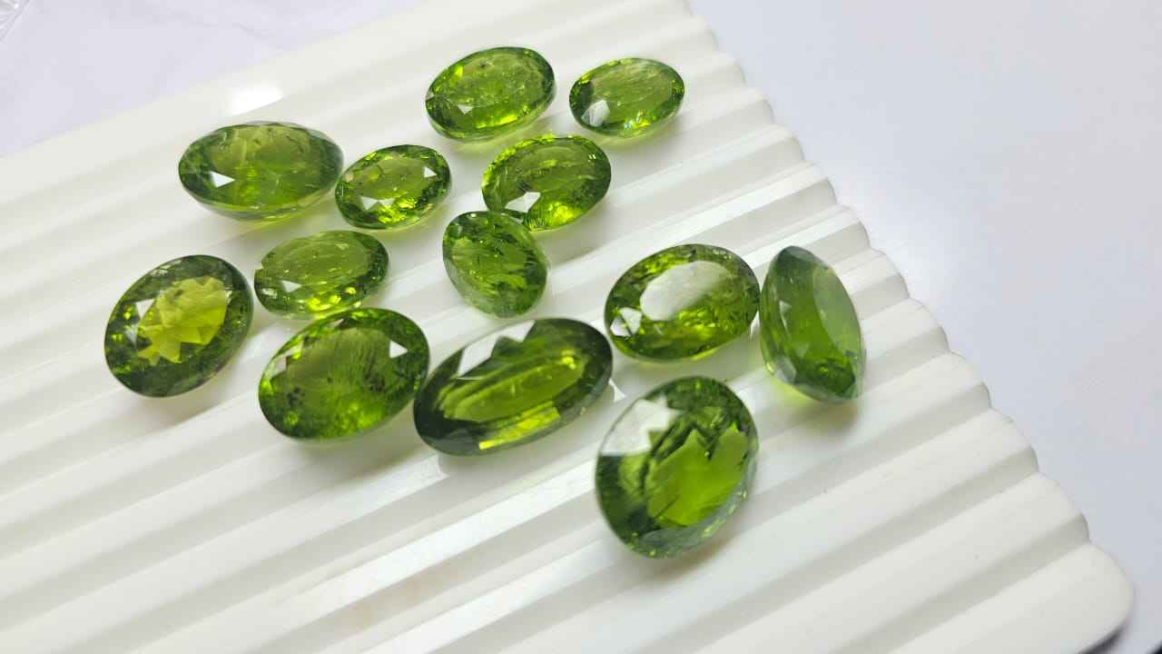 สีเขียว