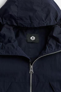 Chaqueta con capucha y cremallera cortavientos de nailon 100% OEM, venta al por mayor, chaqueta con capucha impermeable de poliéster de concha suave para exteriores de gran tamaño barata - Product Image 6