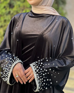 ชุดเดรสอาบายะห์ดีไซน์เนอร์หรูหราสำหรับฤดูร้อน ผ้าไหมเนื้อนุ่มสบาย ไม่ยับง่าย เหมาะสำหรับอากาศร้อน  เสื้อผ้ามุสลิมแบบดั้งเดิม พร้อมเครื่องประดับ - Product Image 6