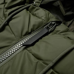 Veste matelassée de haute qualité pour homme, en toile d'hiver, écologique, à manches longues, col montant, logo sur le devant, prix raisonnable - Product Image 3