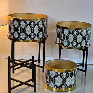 ชุดที่ปลูกต้นไม้โลหะ3ชั้นสำหรับในร่มต้นไม้เขียวขจีตกแต่งบ้านทันสมัยห้องนั่งเล่นและระเบียง - Product Image 4