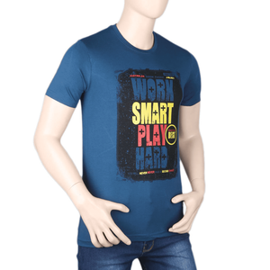 Camiseta estampada de manga corta y cuello redondo para hombre, corte ajustado - Azul acero - Product Image 1