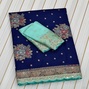 Sari de Seda Dola VASTRA COTTAGE con Bordado Meenakari Zari en el Cuerpo, Pallu con Bordado de Cordones y Lentejuelas, y Blusa en Contraste - Product Image 1