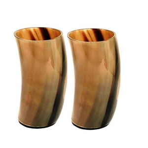 Vaso de chupito vikingo Forma natural ecológica Cuerno para beber pulido Disfrute de su bebida en estilo vikingo - Product Image 1