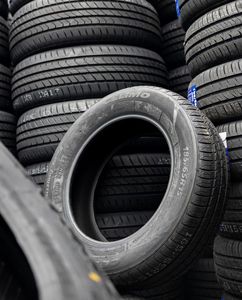 Rueda de neumático de PU sólida de 10 \ "Run-Flat, paquete de 2, carga dinámica de 400 libras, carga estática de 450 libras, sin cámara plana para remolques de camiones de mano - Product Image 6