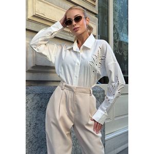 Camicetta da donna Premium con motivo floreale accattivante - Product Image 5