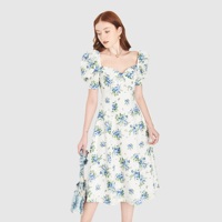 Robe décontractée pour femme en polyester tissé lavable, à manches bouffantes florales, asymétrique, col cœur, imprimé intégral, fabriquée au Vietnam