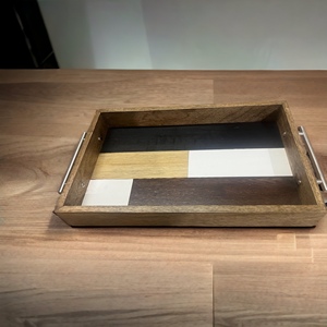 ถาดไม้มะม่วงขัดเงาแบบทันสมัยพร้อมที่จับสี MDF แบบพกพาชั้นเดียวสำหรับห้องนั่งเล่นห้องครัว - Product Image 3