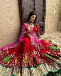 La mayoría de las tendencias Navratri Lehenga con hermoso trabajo de impresión digital y trabajo de espejo real pesado y trabajo de encaje de secuencia de Georgette Dupatta - Product Image 3