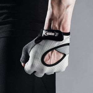 Custom Logo Workout Gloves Knuckle Weight Lifting Shorty Fingerless Gloves with Curved Open <b>Back</b> for Powerlifting Gym Wholesale - Product Image 2