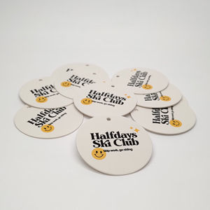 2023 Offre Spéciale personnalisé découpé étiquette volante tampon à chaud en relief Logo 3D lettre haute qualité suspendu carte d'affichage pour vêtement vêtements - Product Image 5