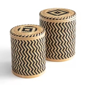 Cesta de lavandería de mimbre clásica Flexible del superventas de 2025 con revestimiento de jacinto de agua lavable solución de almacenamiento de origen vietnamita - Product Image 1