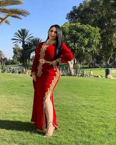 เสื้อผ้ามุสลิมแบบดั้งเดิมปักสีทองสไตล์โมร็อกโกผ้ากำมะหยี่สีแดงงานแฮนด์เมดสำหรับเด็กผู้หญิงชาวยุโรป - Product Image 3