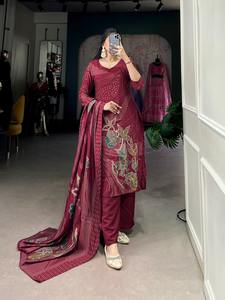 Costume Salwar en soie fabriqué à la main de créateur, robe longue pakistanaise Kameez Dupatta à la mode pour les cérémonies de mariage et de fête - Product Image 2