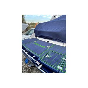 Chaparral Luxury 287 SSX Usado de 2018 con Motor Fuera de Borda MerCruiser de 4.3L, Tanque de Combustible de 105 Galones, Profundidad Máxima de 3.17 pies - Product Image 3