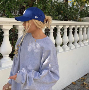 Prix d'usine Sweat-shirt à col rond gris chiné pour femmes Pull décontracté ample Streetwear avec logo personnalisé - Product Image 3