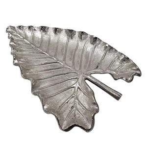 El plato de hoja de metal plateado más vendido con su diseño artístico hace que incluso presentaciones de comida simples se vean gourmet. - Product Image 1