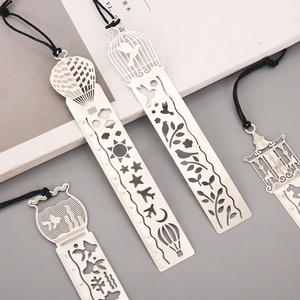 Mikailan-<span class=keywords><strong>Regla</strong></span> de marcapáginas de metal, 4 formas creativas huecas con cadena para leer, medir, estudiar, papelería - Product Image 4