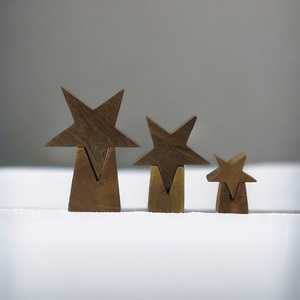 Artesanía de madera de Mango Natural de alta calidad, soporte de estrella hecho a mano, tema antiguo, granja de Navidad, modelo de exhibición de grabado DIY - Product Image 1