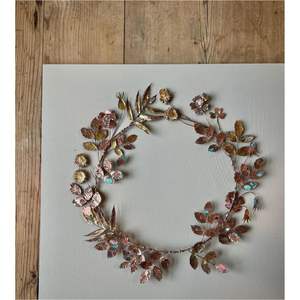 Guirnalda Decorativa de Metal Estilo Nórdico, Hojas de Espino Dorado, Arte de Pared, Elegante Guirnalda Festiva para Puerta, Minimalista para Fiestas y Eventos - Product Image 6