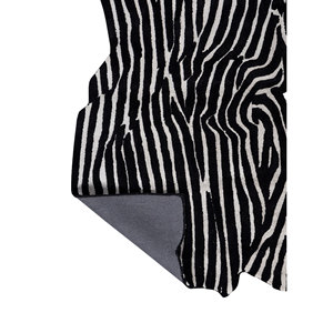 พรมขนสัตว์และใยวิสโคสทอมือสีเทาและดำ ลายทางสไตล์คิลิม ทอแบบแบน สำหรับห้องนั่งเล่นในบ้าน รุ่น TR-15252 - Product Image 5