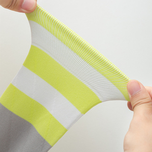 Chaussettes de vélo athlétique rembourrées de haute qualité personnalisées Chaussettes de course à pied Chaussettes de sport respirantes antidérapantes pour hommes Vente en gros OEM - Product Image 5