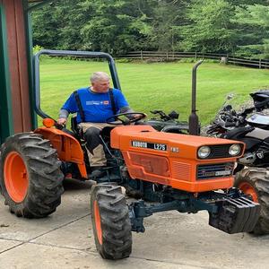 Compre ahora el tractor Kubota L275 de calidad superior, en stock, entrega rápida, precio al por mayor disponible, perfecto para agricultura - Product Image 5