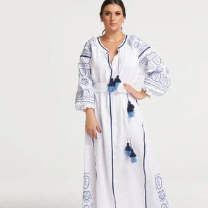 Vestido de novia ucraniano bordado globo elegante diseño personalizado de manga larga con cuello en V ropa de fiesta gitana tamaño libre - Product Image 1