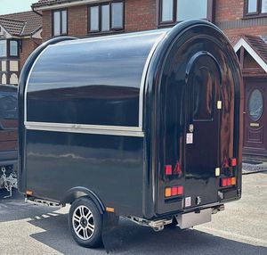 NUEVO Remolque Móvil de Alimentos de Aluminio 8.5x16 para Pizza con Asador Interior, Fregadero de 3 Compartimentos, Estación para Dulces y Papas Fritas, Garantía de 3 Años, Resistente a la Corrosión - Product Image 1