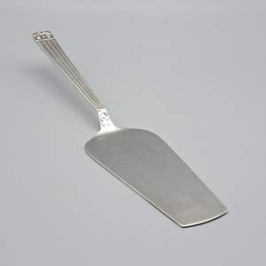 Servidor de Pastel de Metal Elegante y Duradero, Ideal para Organizadores de Bodas, Diseñadores Profesionales de Pasteles y las Mejores Pastelerías - Product Image 3