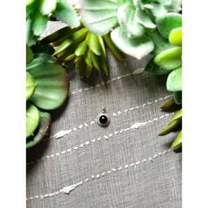 Colgante de Ónix Hecho a Mano con Engaste de Oro Rosa, Diseño Navajo, Plata de Ley, Bañado en Rodio, con Patrón Numérico de Amatista - Product Image 1